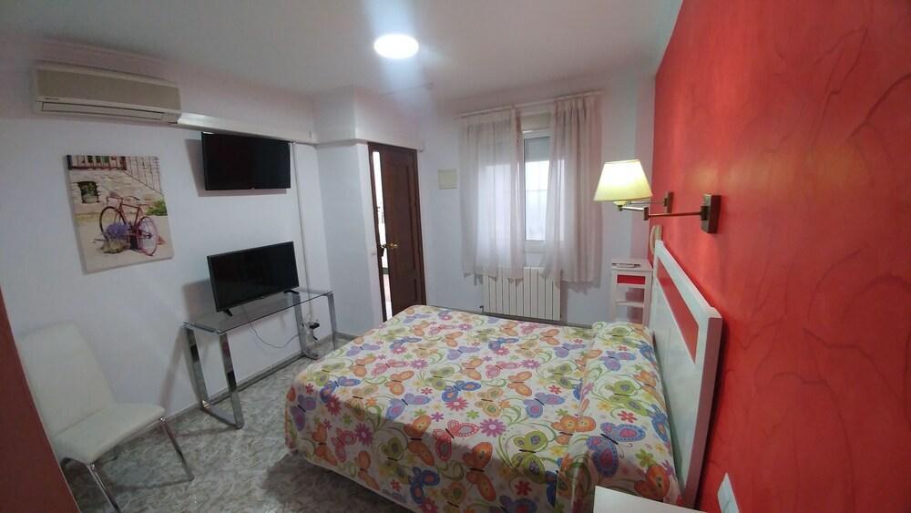 Doña Carmen Hotel *